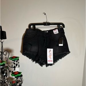 CELEBRITY PINK BLACK SHORTS SIZE 11/30